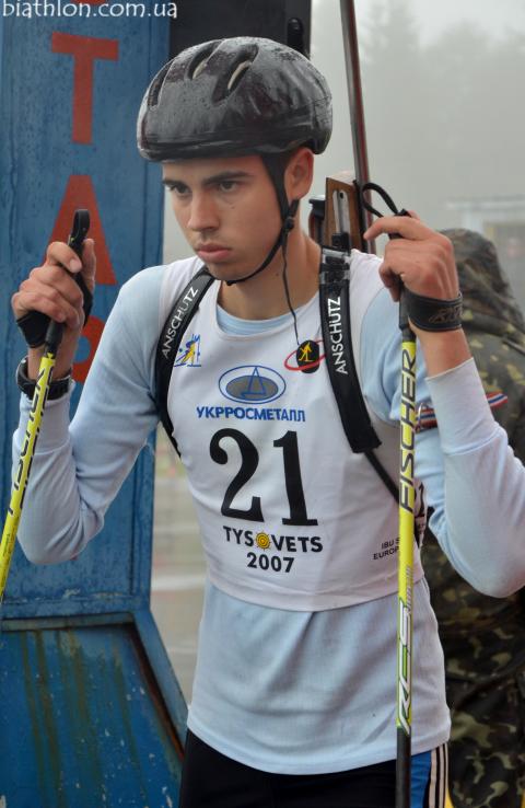   VAKHULA Yaroslav 