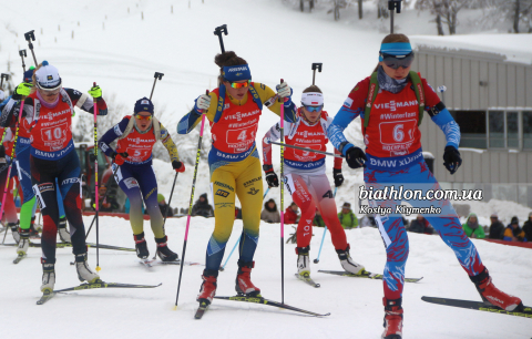   PUSKARCIKOVA Eva   MERKUSHYNA Anastasiya   BURTASOVA Evgeniya   () GESTBLOM (PERSSON) Linn 