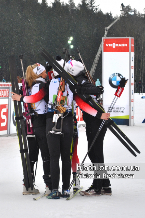   ECKHOFF Tiril -  TANDREVOLD Ingrid Landmark -  KNOTTEN Karoline Offigstad   LIEN Ida 
