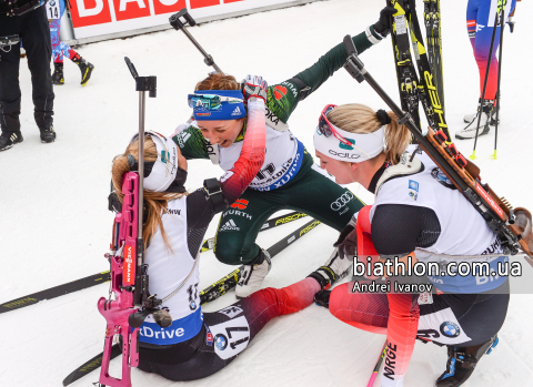 OLSBU ROEISELAND Marte, PREUSS Franziska, TANDREVOLD Ingrid Landmark